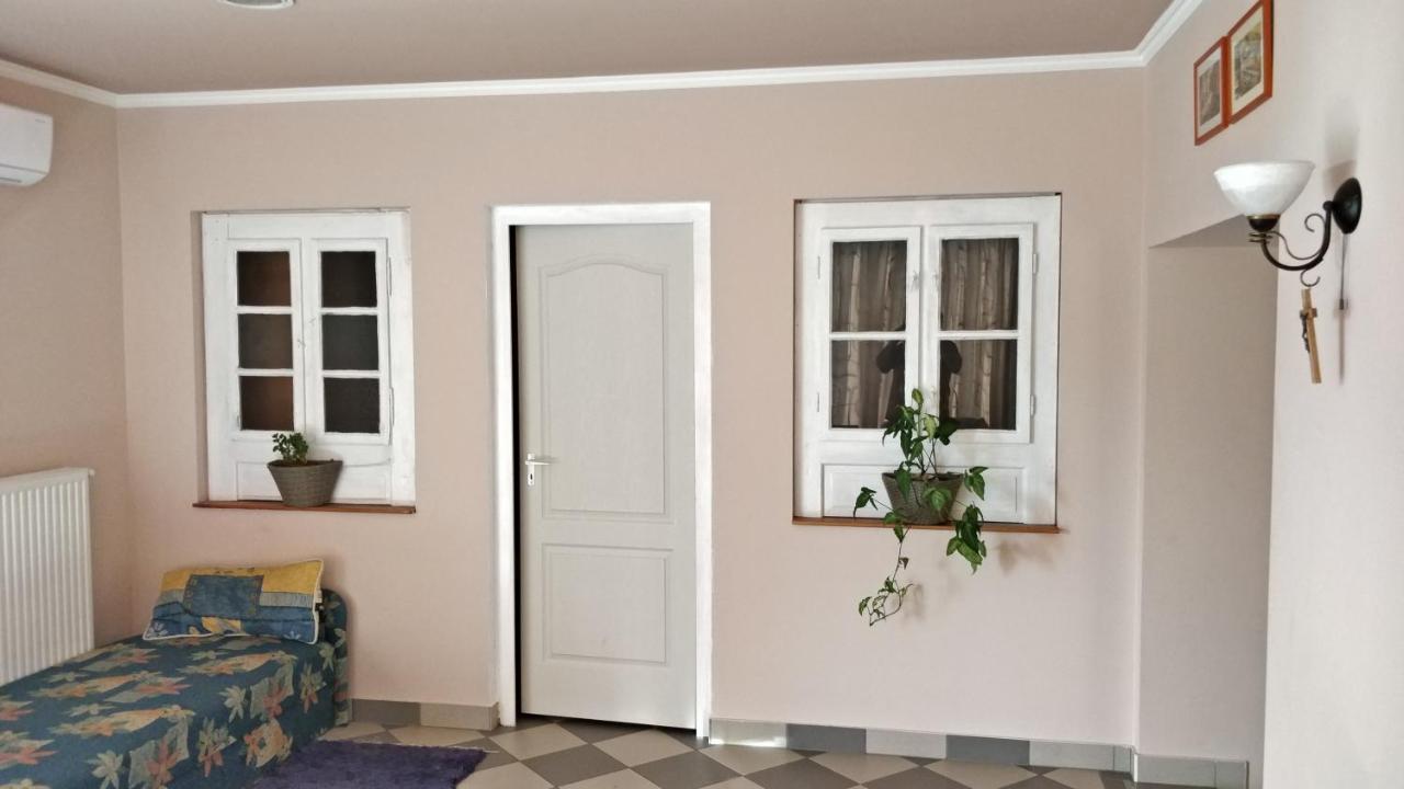 Novakporta Vendeghaz Apartment Lakhegy Exterior foto